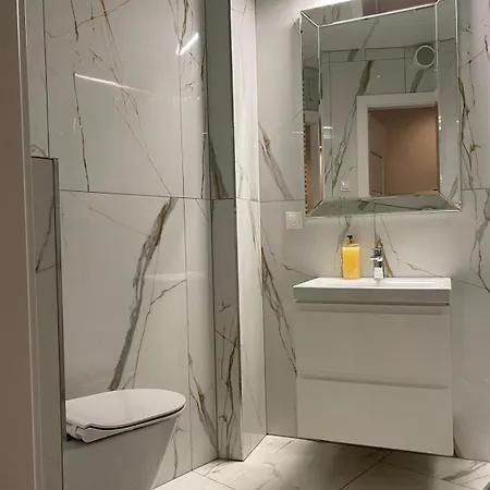 Warszawski Hongkong, Kultowe Miejsce * 바르샤바