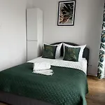 Appartement Warszawski Hongkong, Kultowe Miejsce