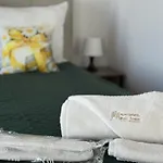 Apartament Warszawski Hongkong, Kultowe Miejsce *