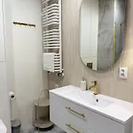 Warszawski Hongkong, Kultowe Miejsce Appartement *