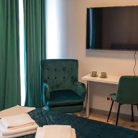 Apartamento Warszawski Hongkong, Kultowe Miejsce *