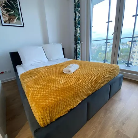 Apartament Warszawski Hongkong, Kultowe Miejsce *