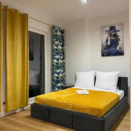 Warszawski Hongkong, Kultowe Miejsce Apartament *