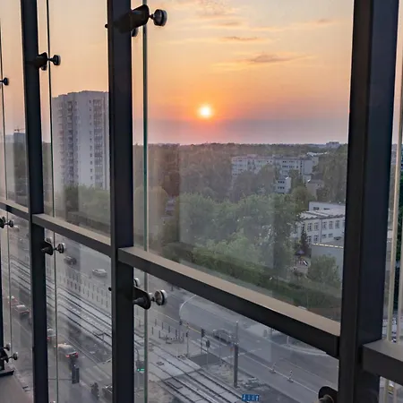 Warszawski Hongkong, Kultowe Miejsce Apartamento *