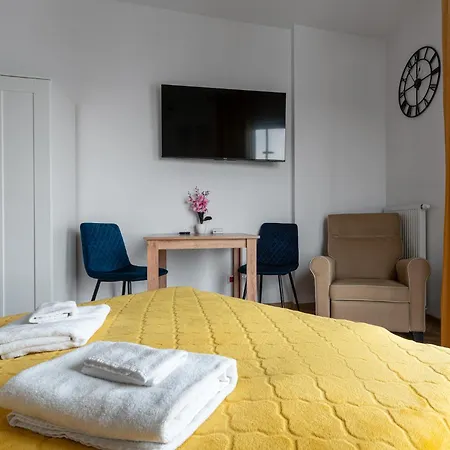 Warszawski Hongkong, Kultowe Miejsce Appartement Varsovie