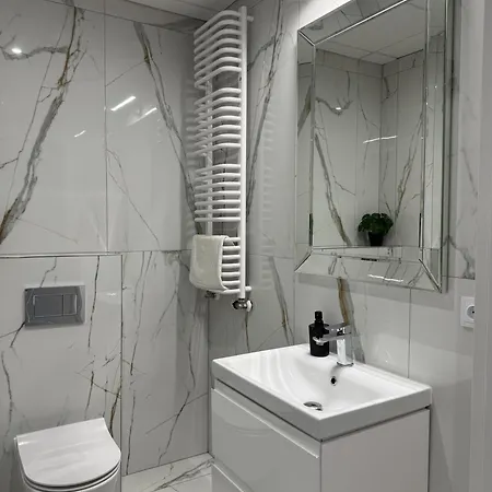 Warszawski Hongkong, Kultowe Miejsce Appartement