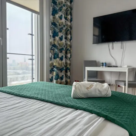 Warszawski Hongkong, Kultowe Miejsce Appartement *