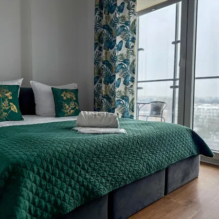 Warszawski Hongkong, Kultowe Miejsce Apartmán