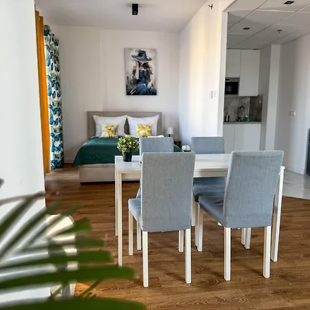 Apartmán Warszawski Hongkong, Kultowe Miejsce Varšava