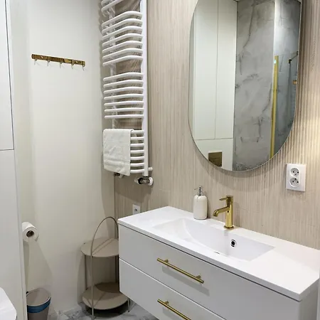 Warszawski Hongkong, Kultowe Miejsce Appartement *