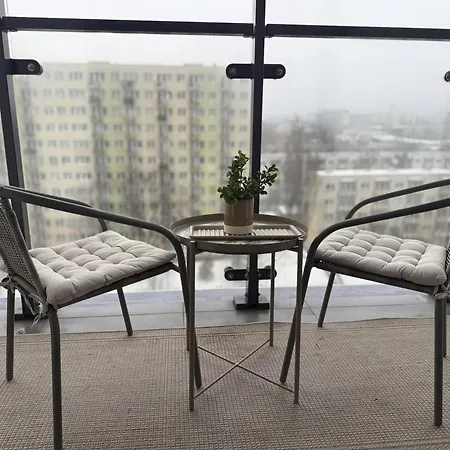 Warszawski Hongkong, Kultowe Miejsce Appartement *