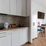 Warszawski Hongkong, Kultowe Miejsce Appartement *