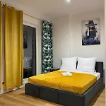 Warszawski Hongkong, Kultowe Miejsce Appartement *