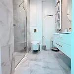 Warszawski Hongkong, Kultowe Miejsce Appartement