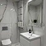 Warszawski Hongkong, Kultowe Miejsce Appartement