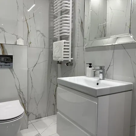 Warszawski Hongkong, Kultowe Miejsce Appartement